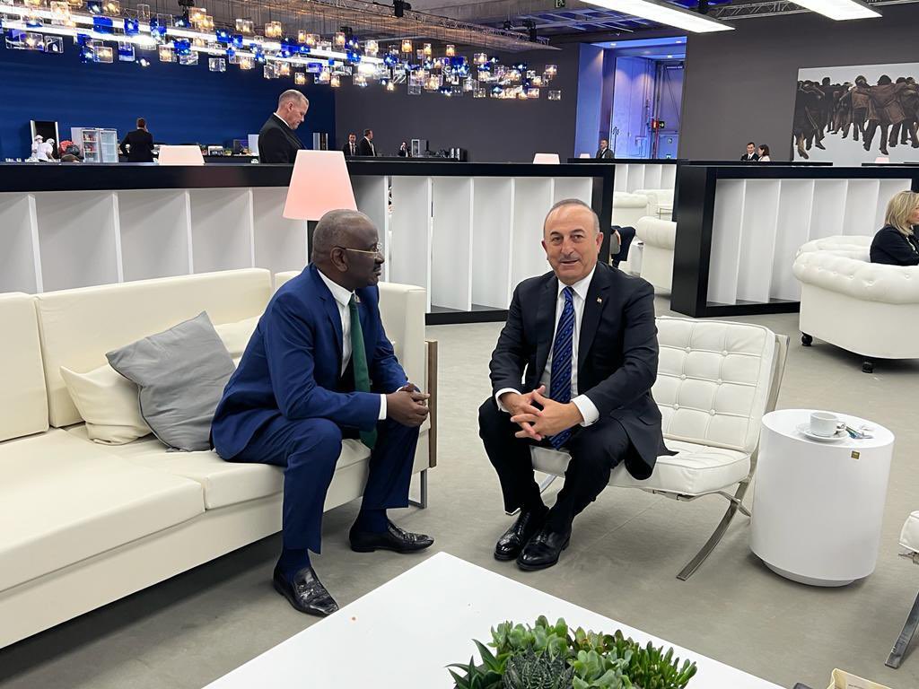 avec Mevlüt Çavuşoğlu (Turquie)